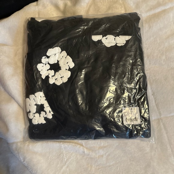 Black denim tear never worn size L - Picture 2 of 2
